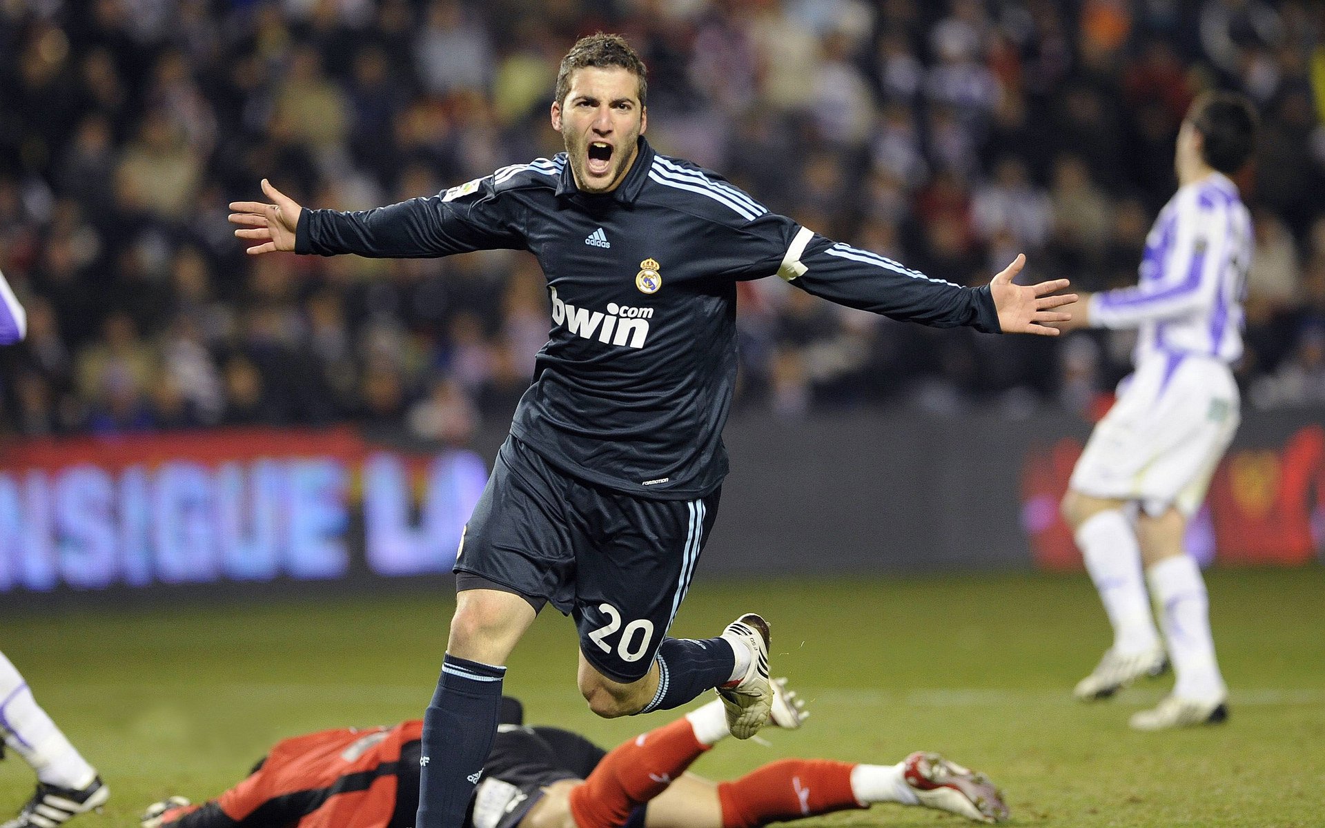 开运app官网-世界足球运动员数据分析技术不断创新,战术制定更科学,足球世界球员数据对比